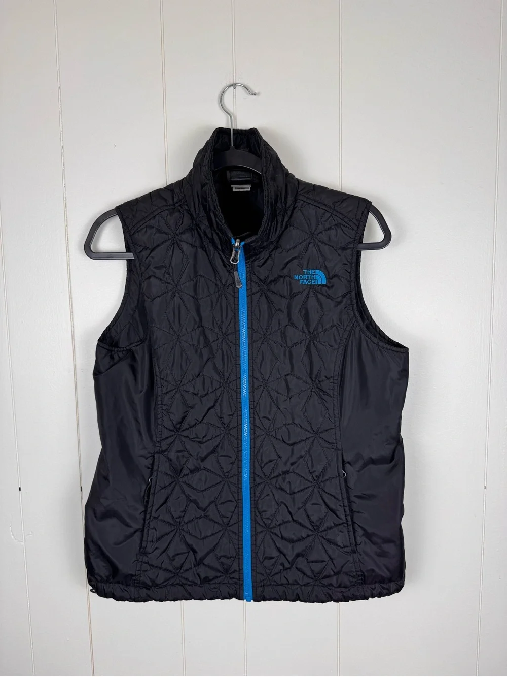 The North Face Women’s Medium Black Quilted Insulated Vest Blue Zip